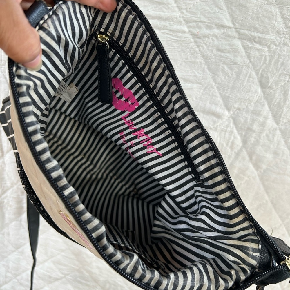 L by Betsey Jhonson Elegant White and Black Striped Women's Bag - Picture 8 of 10